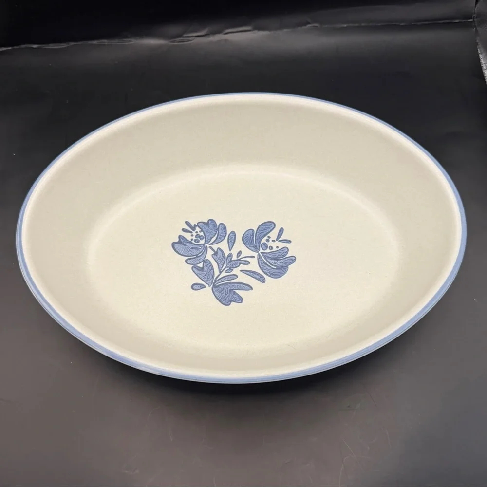 Pfaltzgraff Folk Art Oval Vegetable Serving Bowl Blue Floral Tan Stoneware 10
